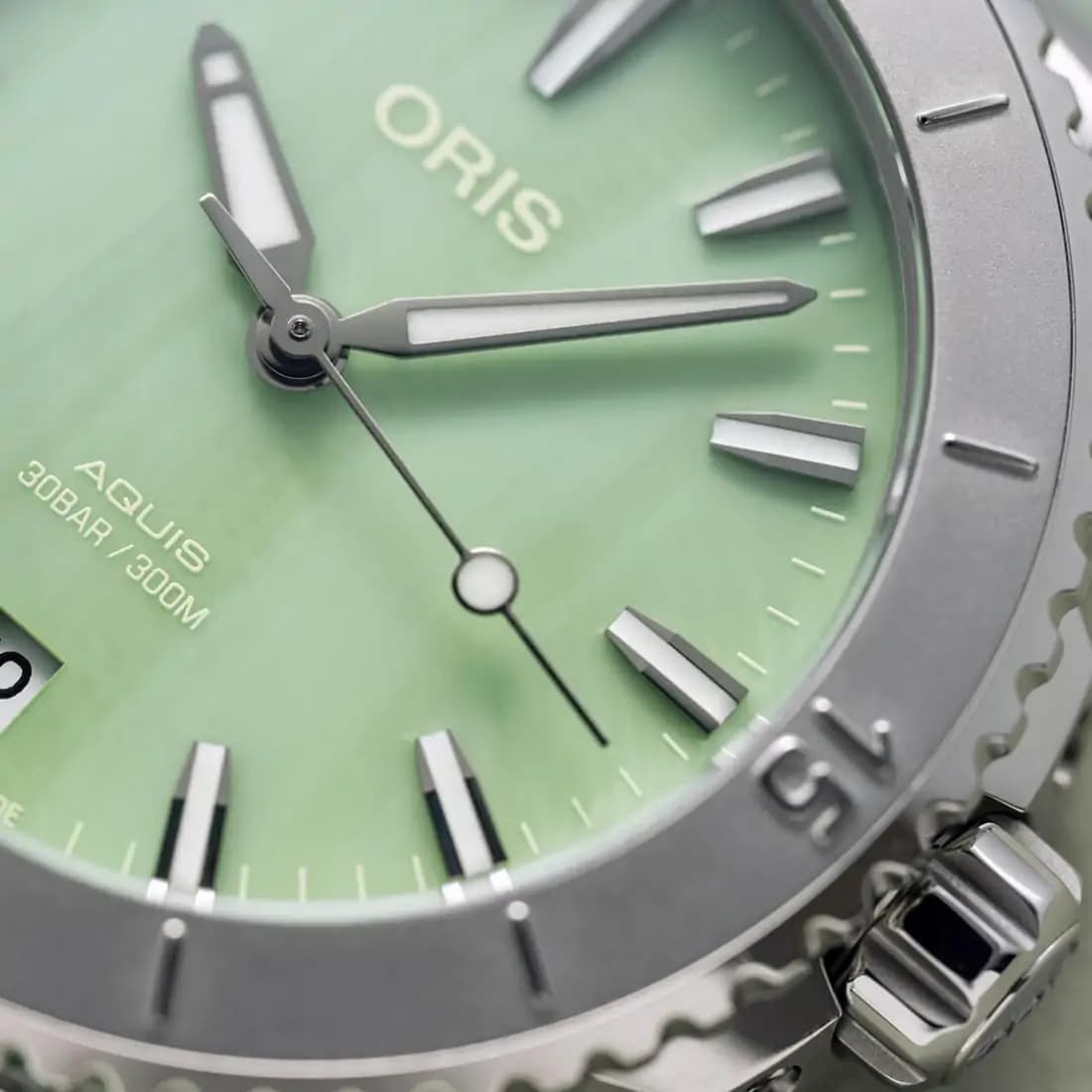 Reloj Oris Aquis Date 01 733 7770 4157-07 4 18 67FC